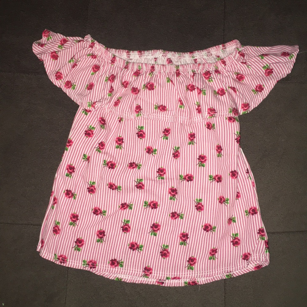 Pink floral off the shoulder top. 3t